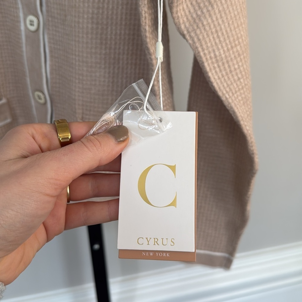 Cyrus NYC oatmeal cream sweater cardigan - Picture 4 of 5